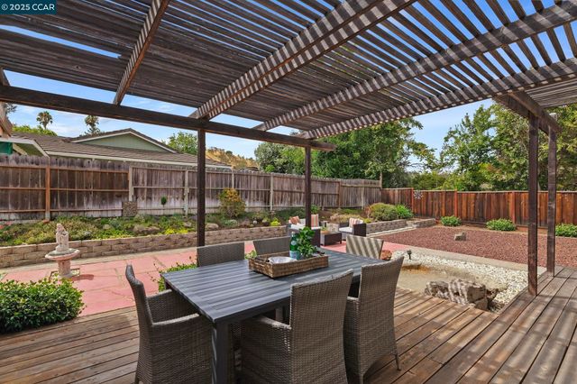 1152 Via Doble, Concord, CA 94521