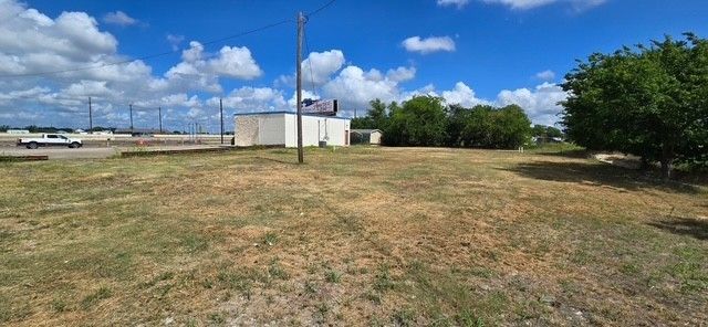 1404 N Stemmons, Sanger, TX 76266