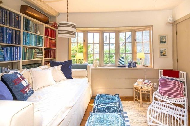 10 Peases Point Way N, Edgartown, MA 02539