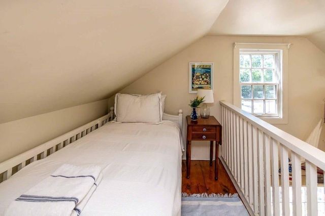 10 Peases Point Way N, Edgartown, MA 02539