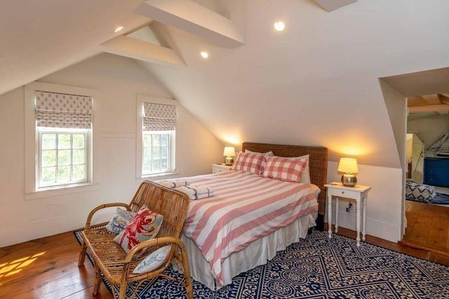10 Peases Point Way N, Edgartown, MA 02539