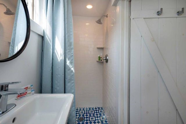 10 Peases Point Way N, Edgartown, MA 02539