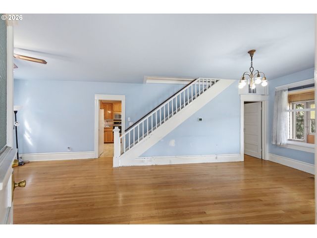 446 E St, Springfield, OR 97477