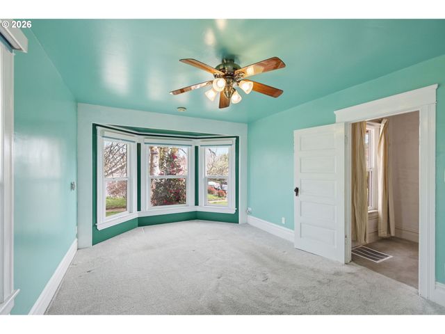 446 E St, Springfield, OR 97477