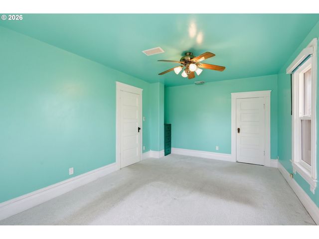 446 E St, Springfield, OR 97477