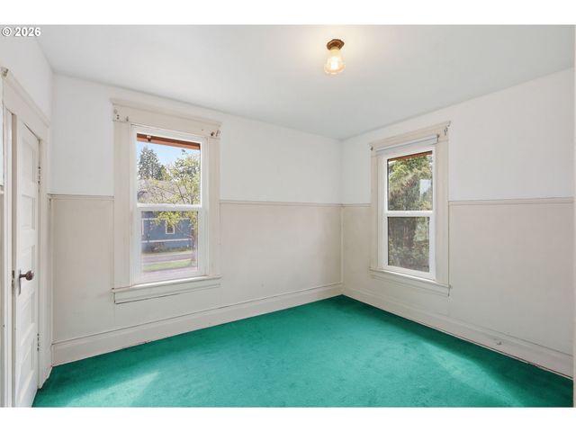 446 E St, Springfield, OR 97477