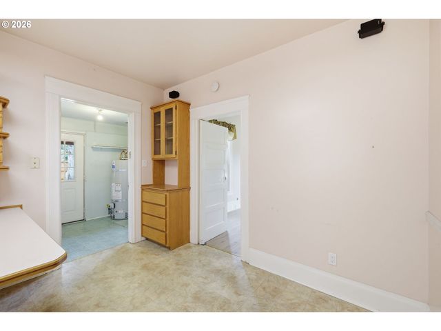 446 E St, Springfield, OR 97477