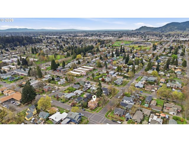 446 E St, Springfield, OR 97477