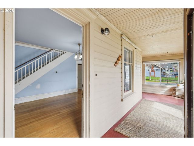 446 E St, Springfield, OR 97477