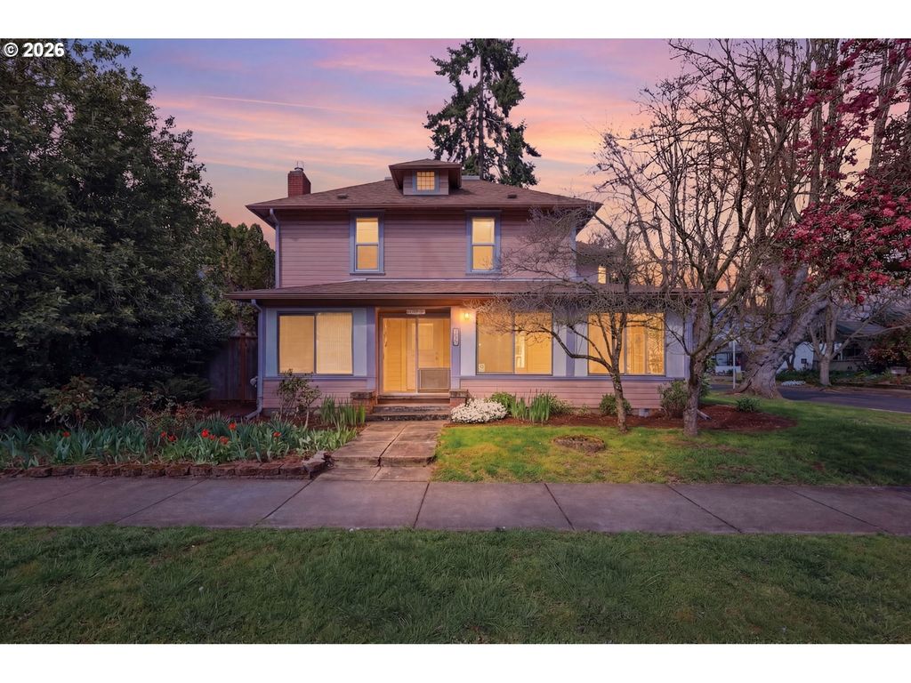 446 E St, Springfield, OR 97477