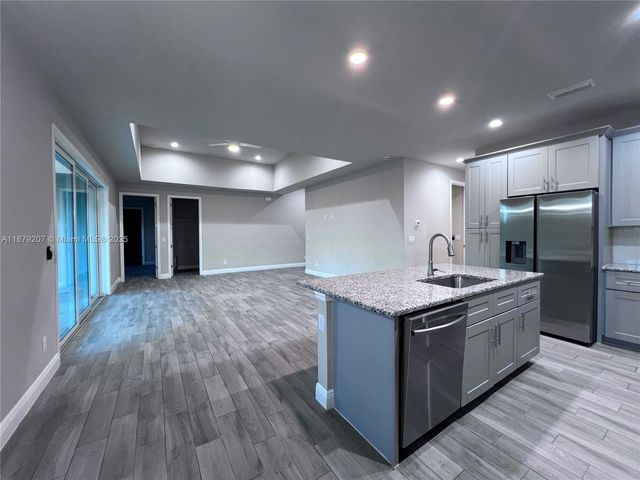 324 Kansas Terr, La Belle, FL 33939