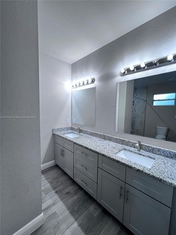 324 Kansas Terr, La Belle, FL 33939