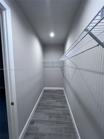 324 Kansas Terr, La Belle, FL 33939