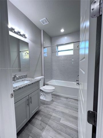 324 Kansas Terr, La Belle, FL 33939