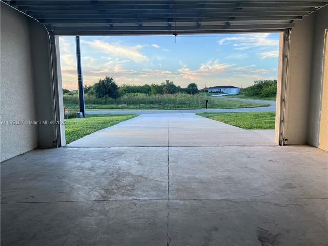 324 Kansas Terr, La Belle, FL 33939