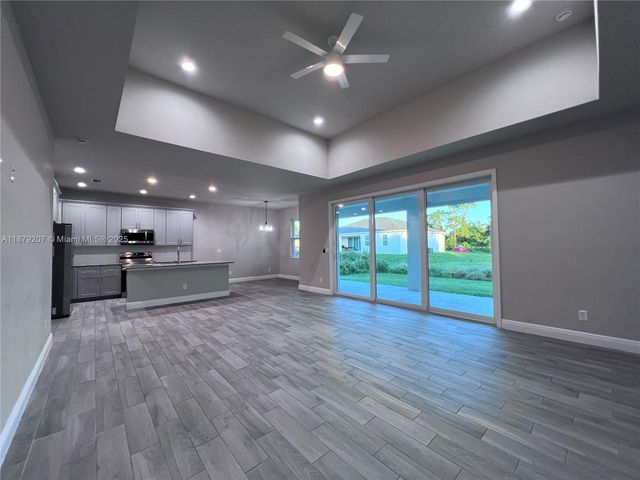 324 Kansas Terr, La Belle, FL 33939