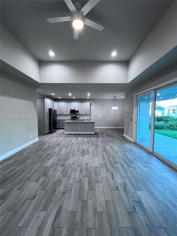 324 Kansas Terr, La Belle, FL 33939