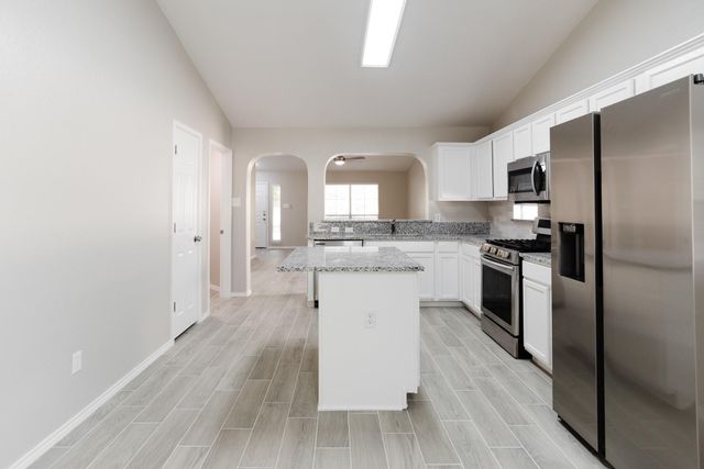 4977 Hartson RD, Kyle, TX 78640