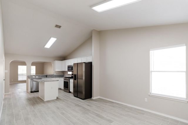4977 Hartson RD, Kyle, TX 78640