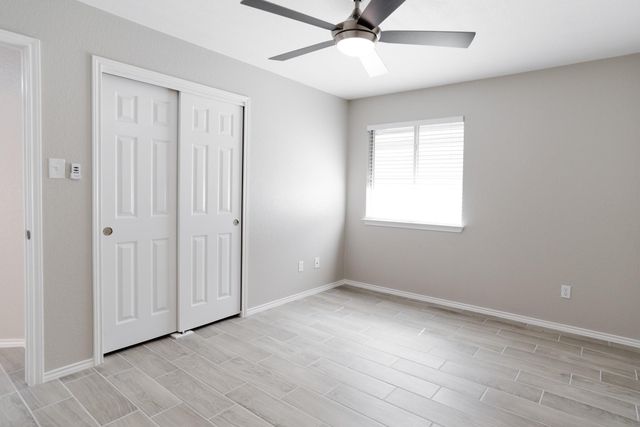4977 Hartson RD, Kyle, TX 78640