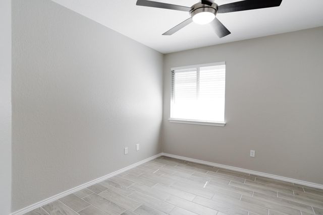 4977 Hartson RD, Kyle, TX 78640