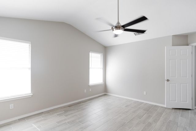 4977 Hartson RD, Kyle, TX 78640
