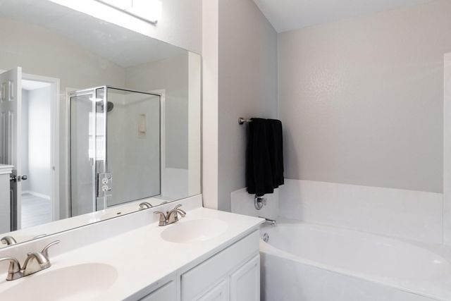 4977 Hartson RD, Kyle, TX 78640
