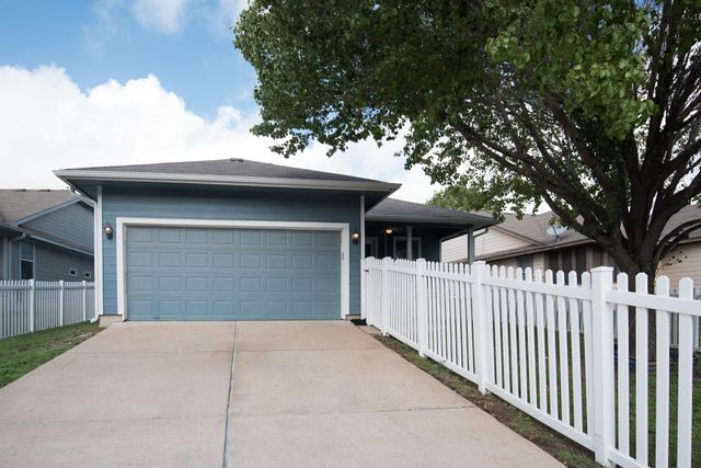 4977 Hartson RD, Kyle, TX 78640
