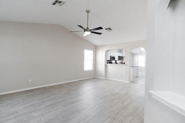 4977 Hartson RD, Kyle, TX 78640