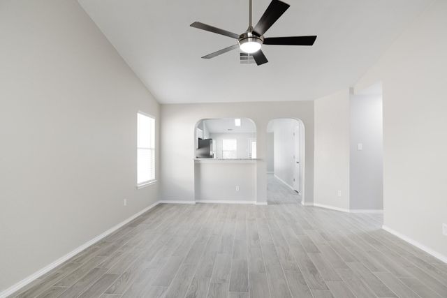 4977 Hartson RD, Kyle, TX 78640