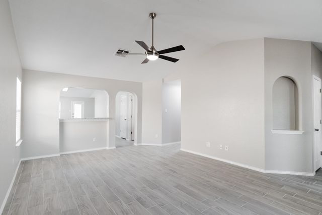 4977 Hartson RD, Kyle, TX 78640