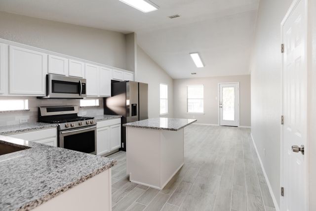 4977 Hartson RD, Kyle, TX 78640