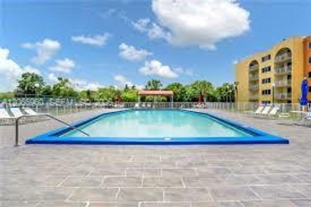 6970 NW 186th Street 3-212, Hialeah, FL 33015