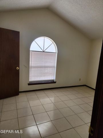 11318 LAKE ERIE Drive, El Paso, TX 79936