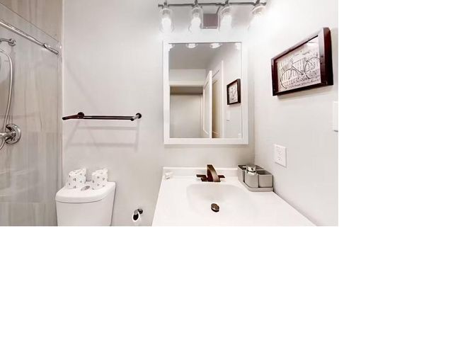 6325 Riverview Way A, Houston, TX 77057