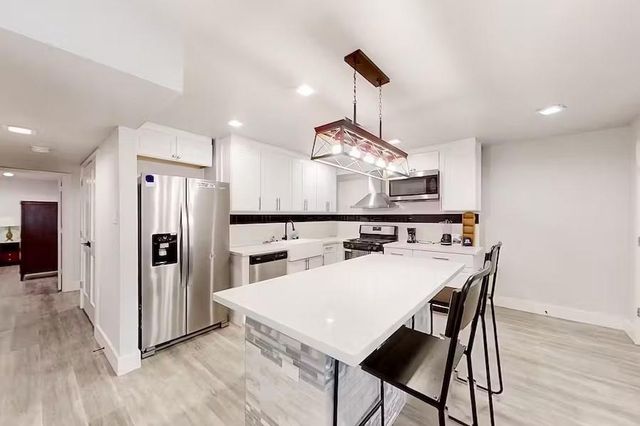 6325 Riverview Way A, Houston, TX 77057