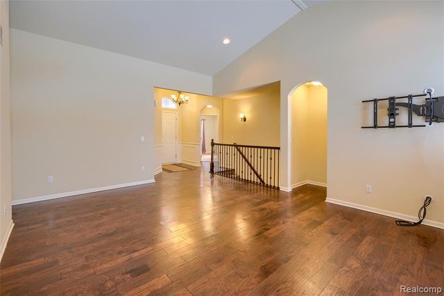 4503 Cross Creek Boulevard, Burton, MI 48509