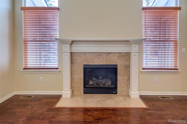 4503 Cross Creek Boulevard, Burton, MI 48509