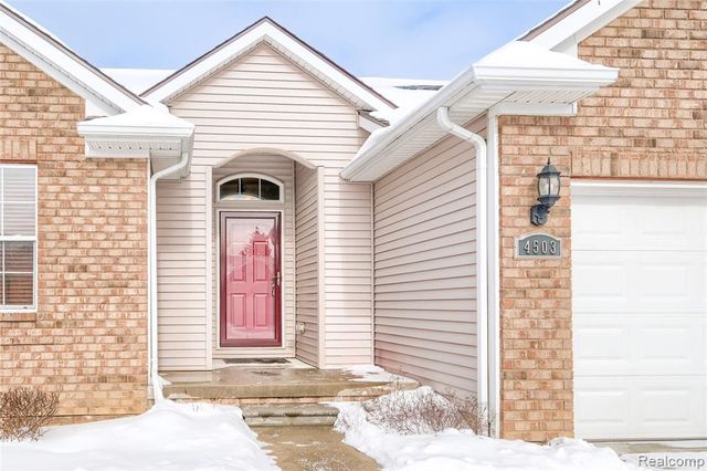 4503 Cross Creek Boulevard, Burton, MI 48509