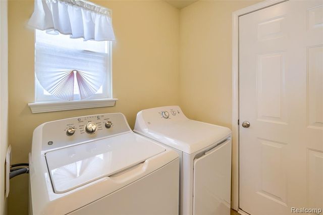 4503 Cross Creek Boulevard, Burton, MI 48509