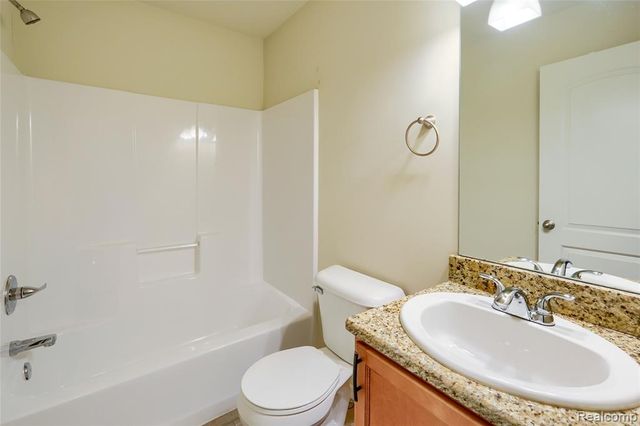 4503 Cross Creek Boulevard, Burton, MI 48509