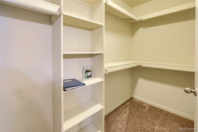 4503 Cross Creek Boulevard, Burton, MI 48509