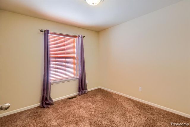 4503 Cross Creek Boulevard, Burton, MI 48509