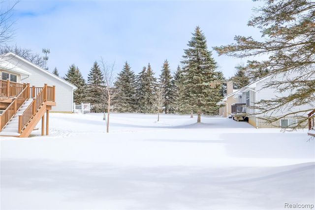 4503 Cross Creek Boulevard, Burton, MI 48509