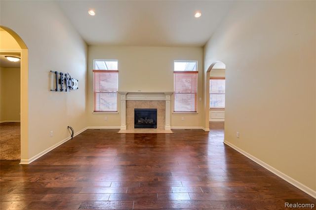 4503 Cross Creek Boulevard, Burton, MI 48509