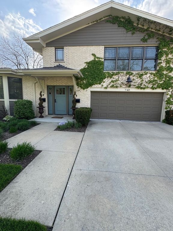 740 Chestnut Street 2, Deerfield, IL 60015