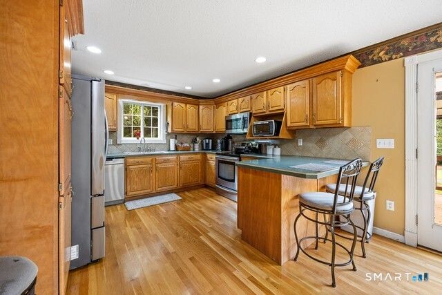 60 Olivia Lane, Naugatuck, CT 06770