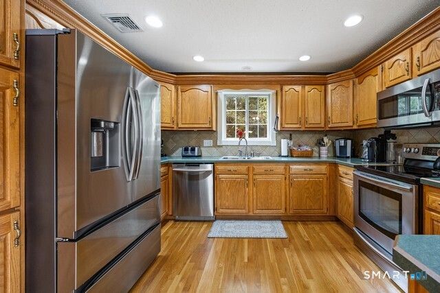 60 Olivia Lane, Naugatuck, CT 06770