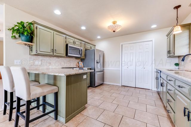 506 FLOYD Avenue, Dumas, TX 79029