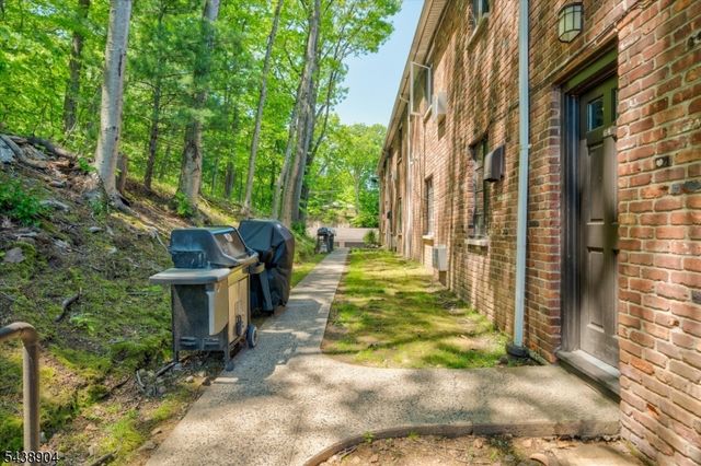 64 Troy Dr, Springfield Twp., NJ 07081